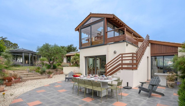 Préfailles Villa Face Mer for 10 people