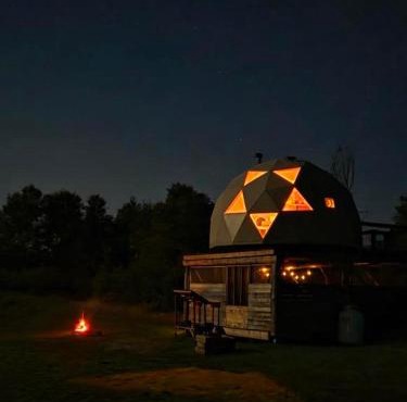 Prêt-à-camper, dôme
