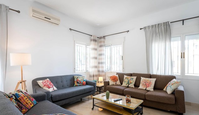 PR PLAZA ESPAÑA Spacious Apartment 5D + 3B parking space Included