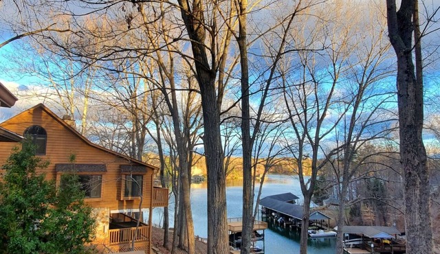 Private Cove + Dock, Kayaks, Paddleboards, Fire Pit, Pet-Friendly Lake Escape
