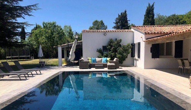 Prachtige Villa in de Luberon met Prive Zwembad en 1,5 Hectare Tuin