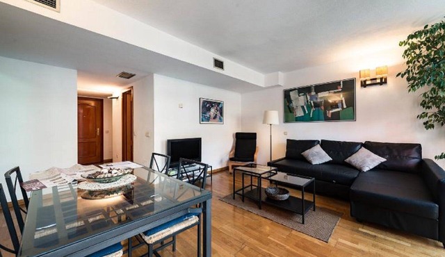PRADO MUSEUM AIR (60m2, AC, WIFI, Easy CheckIn, Garage)