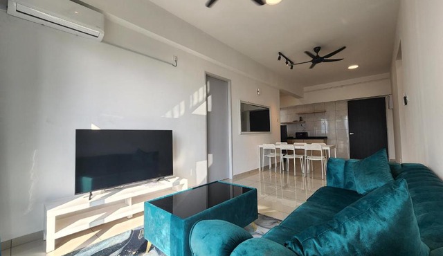 Praicon Executive Suite