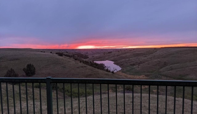 "Prairie Base Camp" a retreat & great views, deer, grouse and an occasional elk.