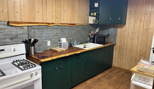 Prairie Bunkhouse -great for short or long stays!
