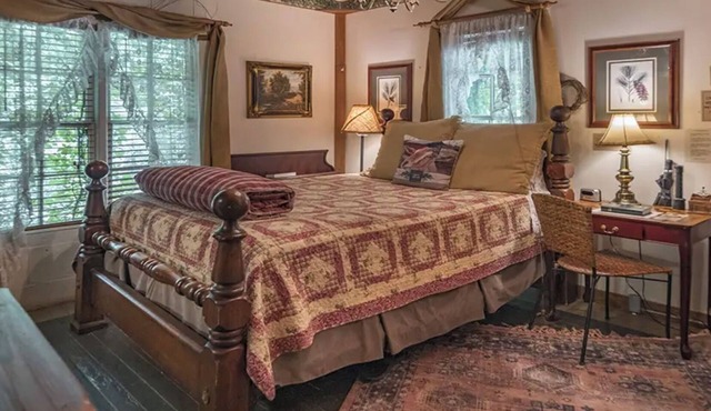 Prairie House. River Cabin. Sleeps 8