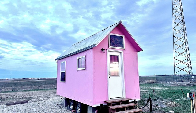 Prairie Pink Tiny Home