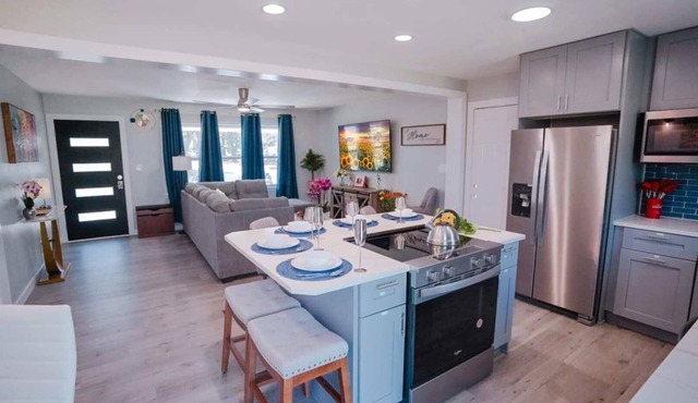 Prairie Retreat-Zona Rosa, Air Port, by Highway