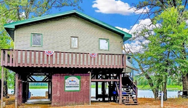 Prairiedise Mississippi Riverside Cabin Retreat: Your Perfect Waterfront Getaway