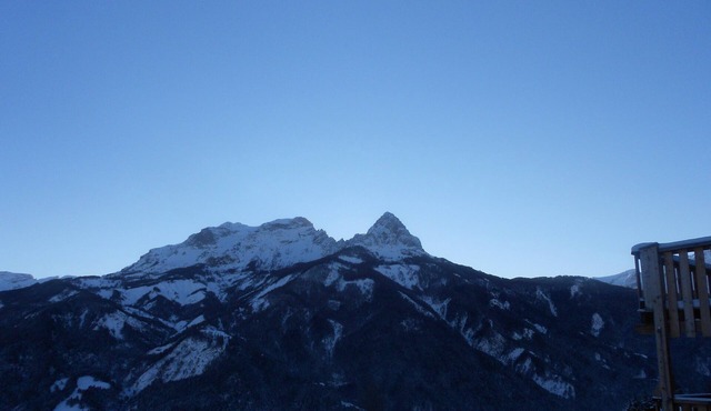 Pralou studio in 1500 to track the foot