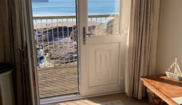 Praxis Trebarwith Strand