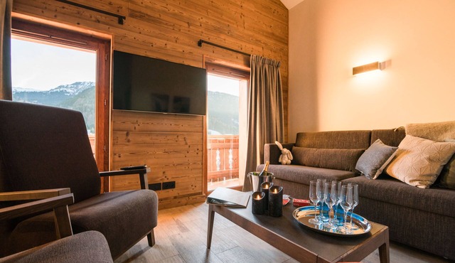 Praz-sur-Arly | Sleeps 9 | Nonstop Excitement