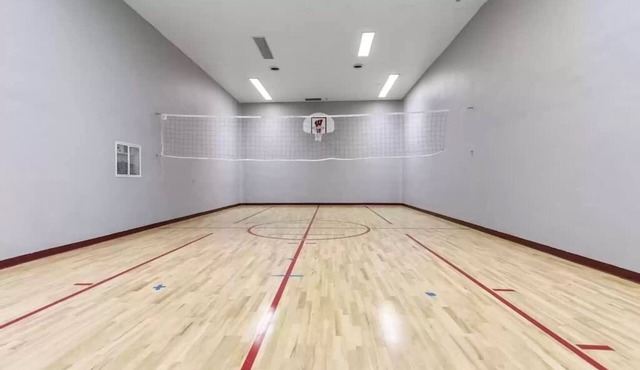 Preble Hills Oasis/Indoor Court/Hot Tub/Arcade