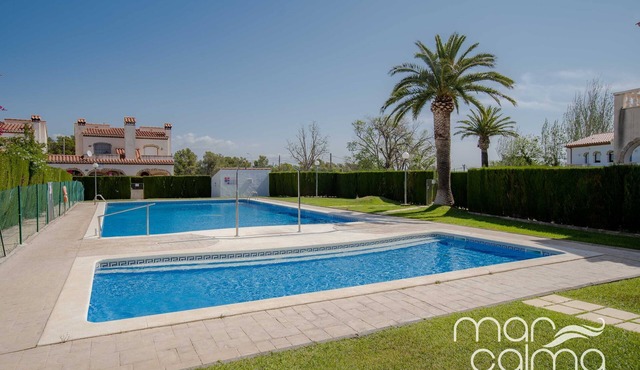 Preciosa Casa con Piscina Comunitaria