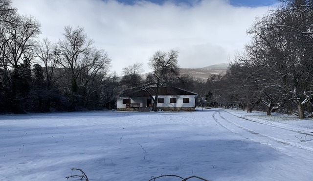 Preciosa Casa de Campo Para Disfrutar del Valle del Lozoya con un Inmenso Jardín