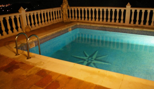 Precioso Chalet con Piscina y Vista Impresionante