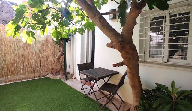 Precioso estudio con patio