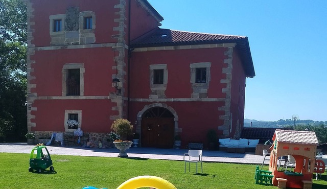 Precioso Palacio Horkasitas del S.xvii