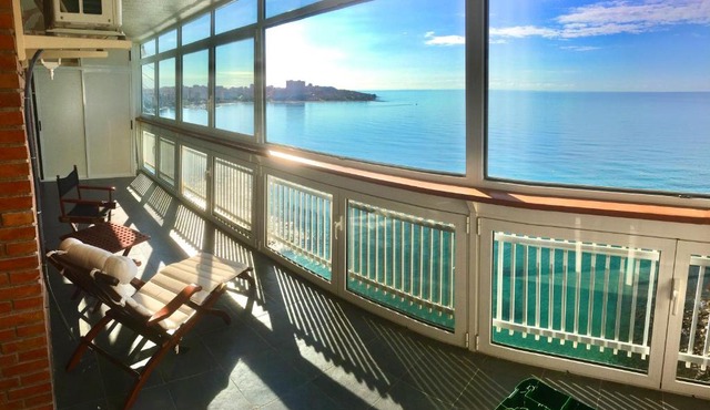 Precioso piso en primera línea de mar y playa con unas vistas increibles