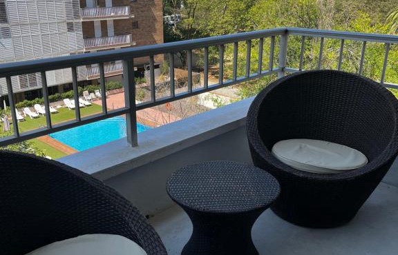 Precioso y tranquilo apartamento zona alta Diagonal Barcelona