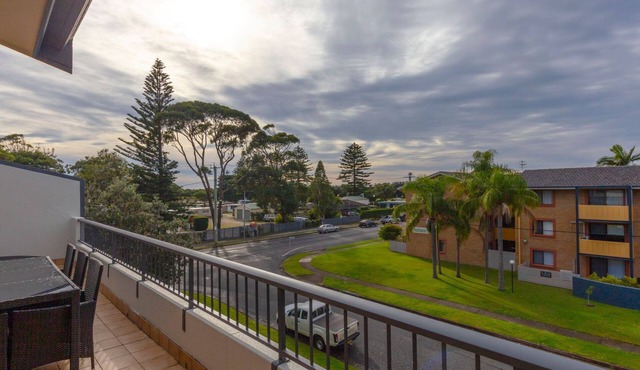 Prelude Penthouse – stroll to the beach