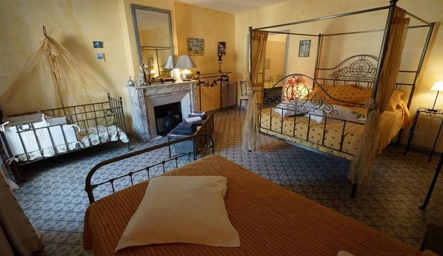 Première moisson family room