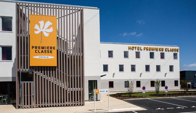 Première Classe Chartres Sud - Barjouville