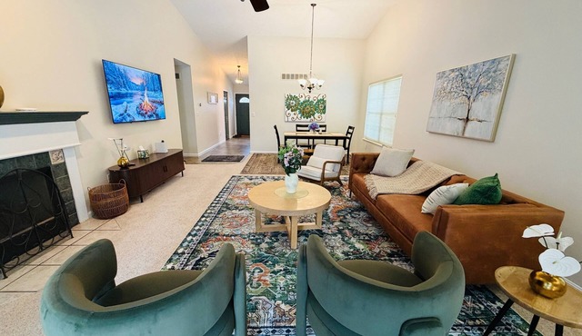 Premier 3 BR Retreat - Close to CVNP, Blossom Center & Boston Hills Ski Resort