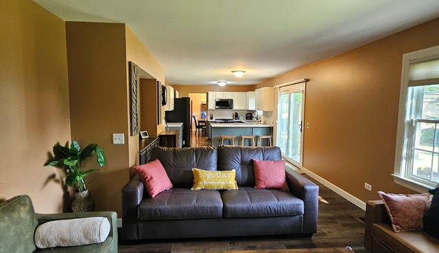 Premier 4BR/2.5BA Home: Across from Great Wolf Lodge & Mins to Six Flags, I-94!