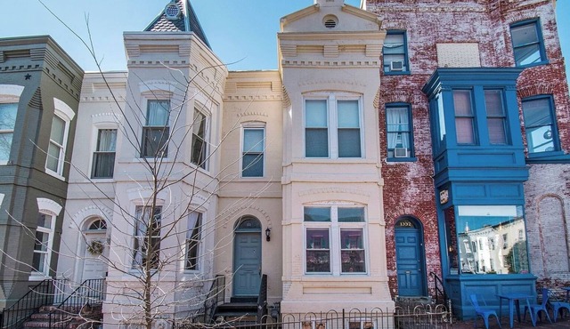 Premier 5BR Historic Victorian Townhouse