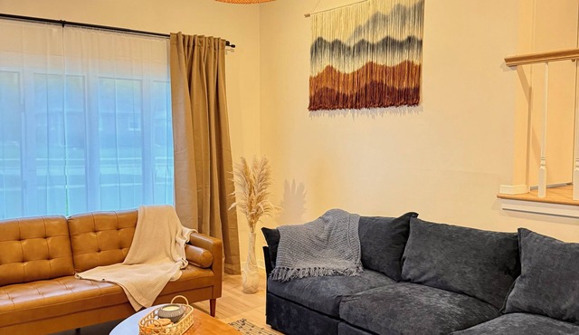 Premier 5BR Retreat with 2 King Suite!