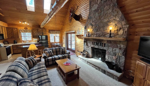 Premier Cabin Retreat <2 miles to Sand Valley Golf