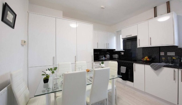 Premier - Garfield Apartment