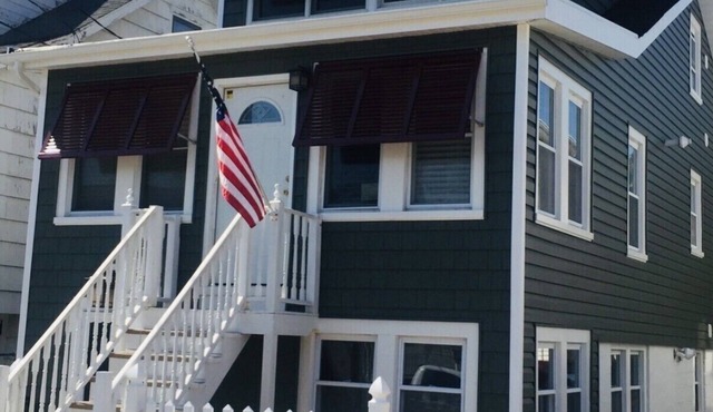 PREMIER HOST-2BR SEASIDE PARK SUITE#57, One Short Block to Beach, Kit, Liv Room