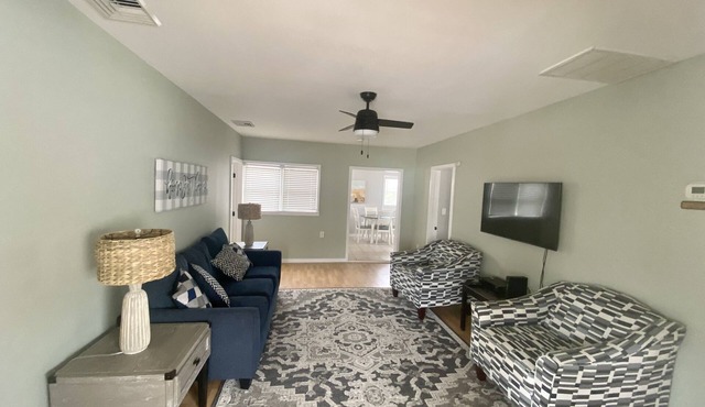 PREMIER HOST- 3 BR SEASIDE PARK COTTAGE, One Short Block to Beach, Kit, Liv Room