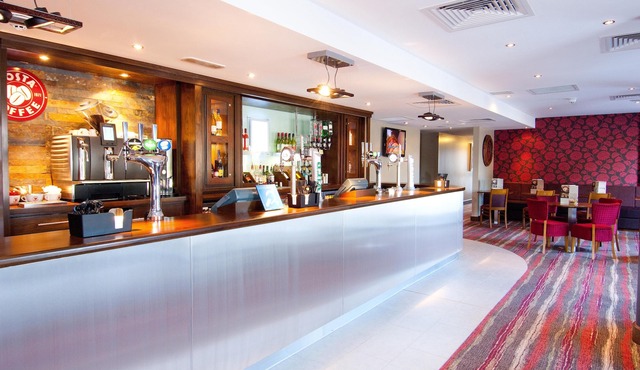 Premier Inn London Gatwick Manor Royal