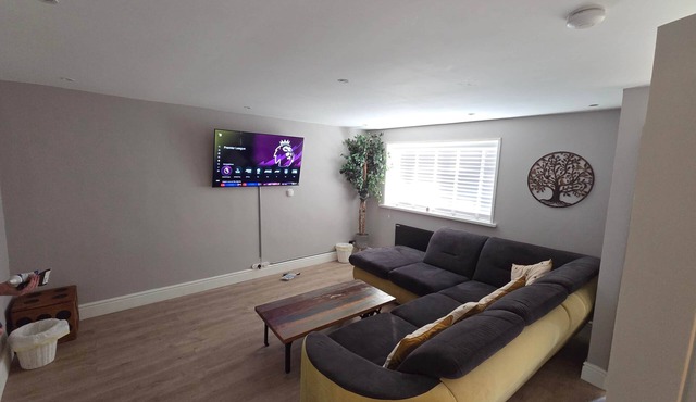 Premier inn mattress SKYsports & Netflix sleeps 6