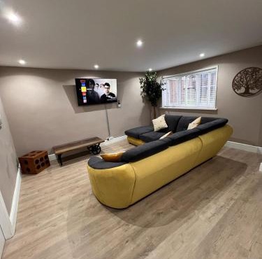 Premier inn mattresses SKY SPORTS & Netflix- sleeps 6