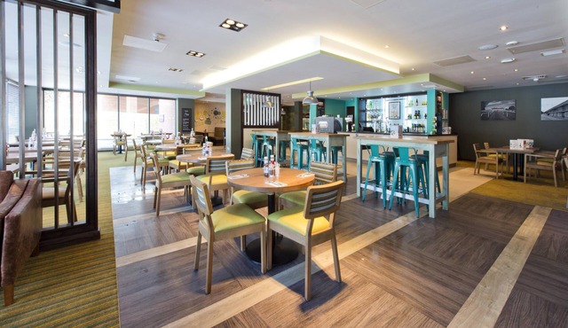 Premier Inn Newbury TC - London Road