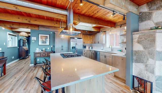 Premier lakefront home with private hot tub, gorgeous views, dock - dog-friendly