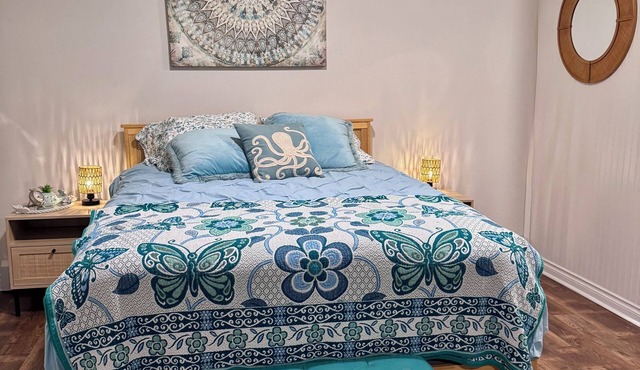 Premier location, Historic Downtown & Discounts on Partners Tours! Sleeps 4