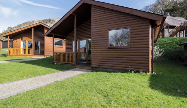 PREMIER LODGE 72, pet friendly, character holiday cottage in Dyserth