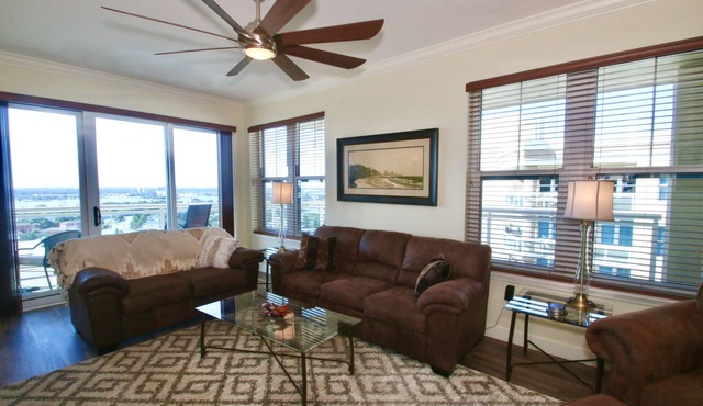 PREMIER LUXURY CONDO WITH A PANORAMIC SUNSET RIVER VIEW OCEAN VISTAS 1111