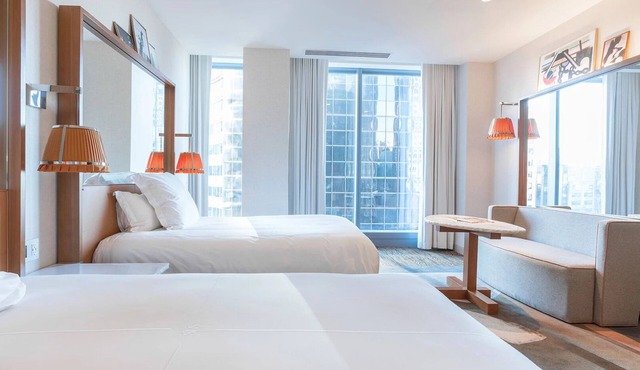Premier Queen Suite w/Spa Access & City Views