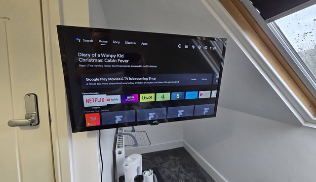 Premier Single room Ensuite with Shower-Room 5