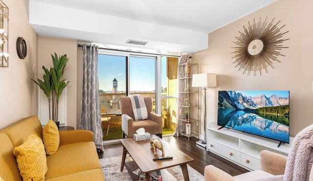 Premier SkySuite 3BR | Horizon Views + Parking