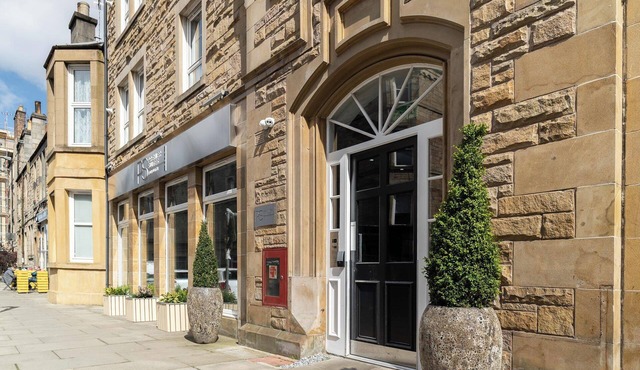PREMIER SUITES Edinburgh Fountain Court