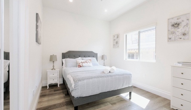 Premier unt w/2BR 2.5BA w/jacuzzi tub - 1426 sq ft