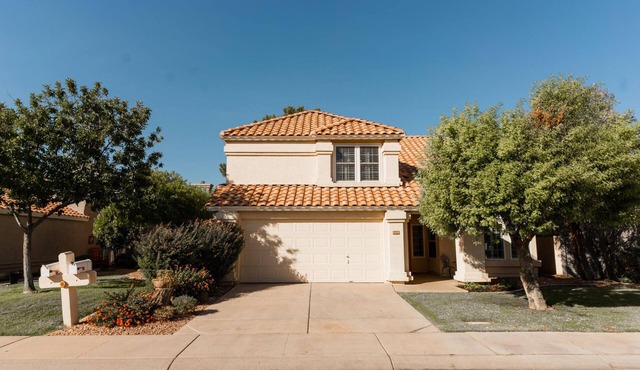 Premier Val Vista Lakes Community Amenities 3 bed + Loft house in lovely Gilbert