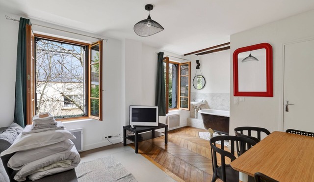 Premium 1BR flat with direct access to the RER B
